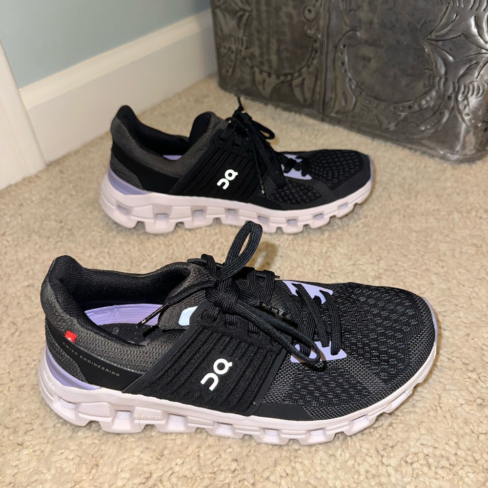 On cloudswift black/lilac size 6.5